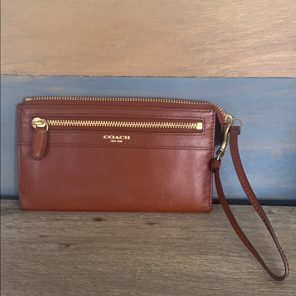 Coach zippy wallet